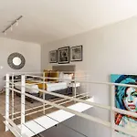 Urban Palette - Modern & Artistic Green Point Apt