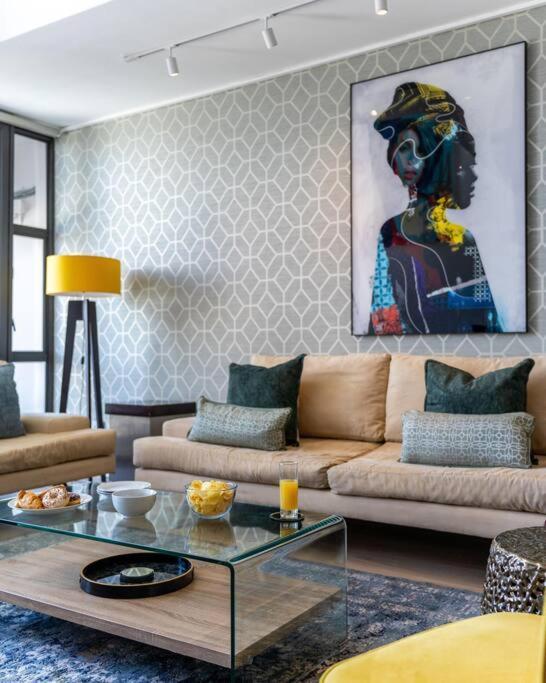 Urban Palette - Modern & Artistic Point