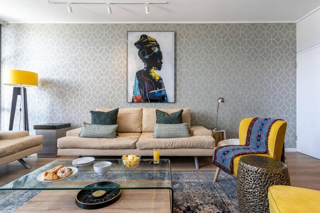 Apartment Urban Palette - Modern & Artistic Point Cape Town