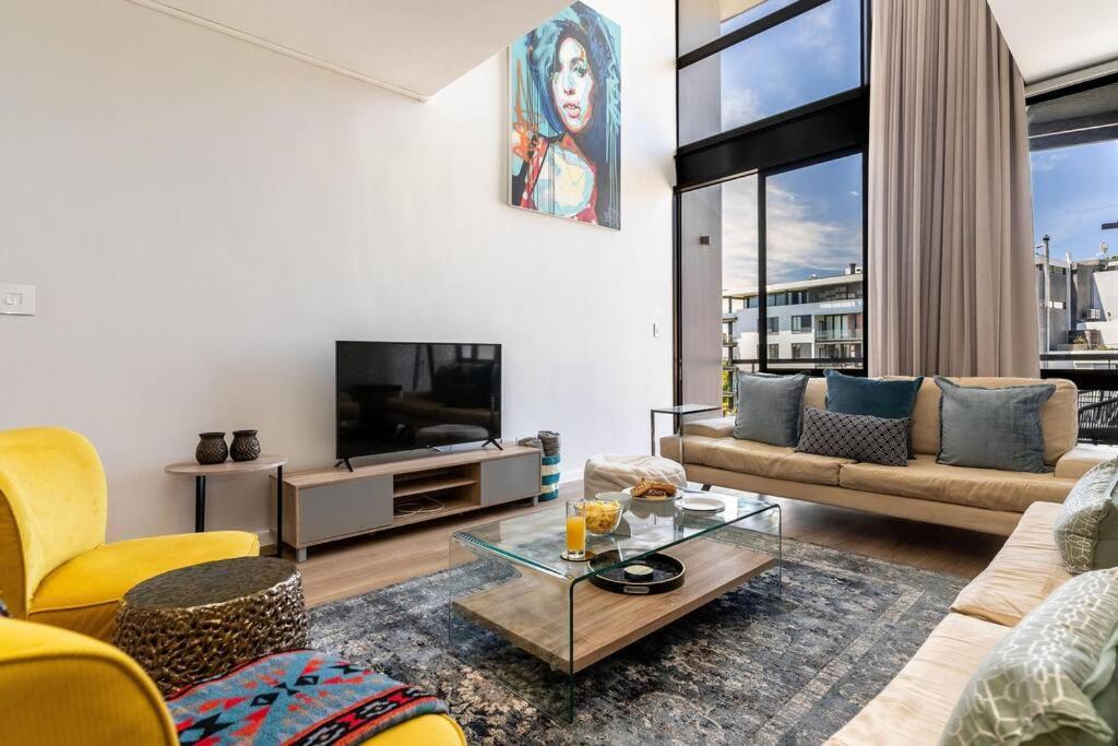 Apartment Urban Palette - Modern & Artistic Point
